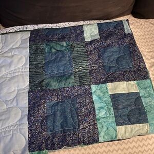 NWOT-  Handmade, Hand-tied Amish Quilt
